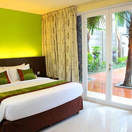 Bali De Anyer Hotel & Restaurant Extérieur photo